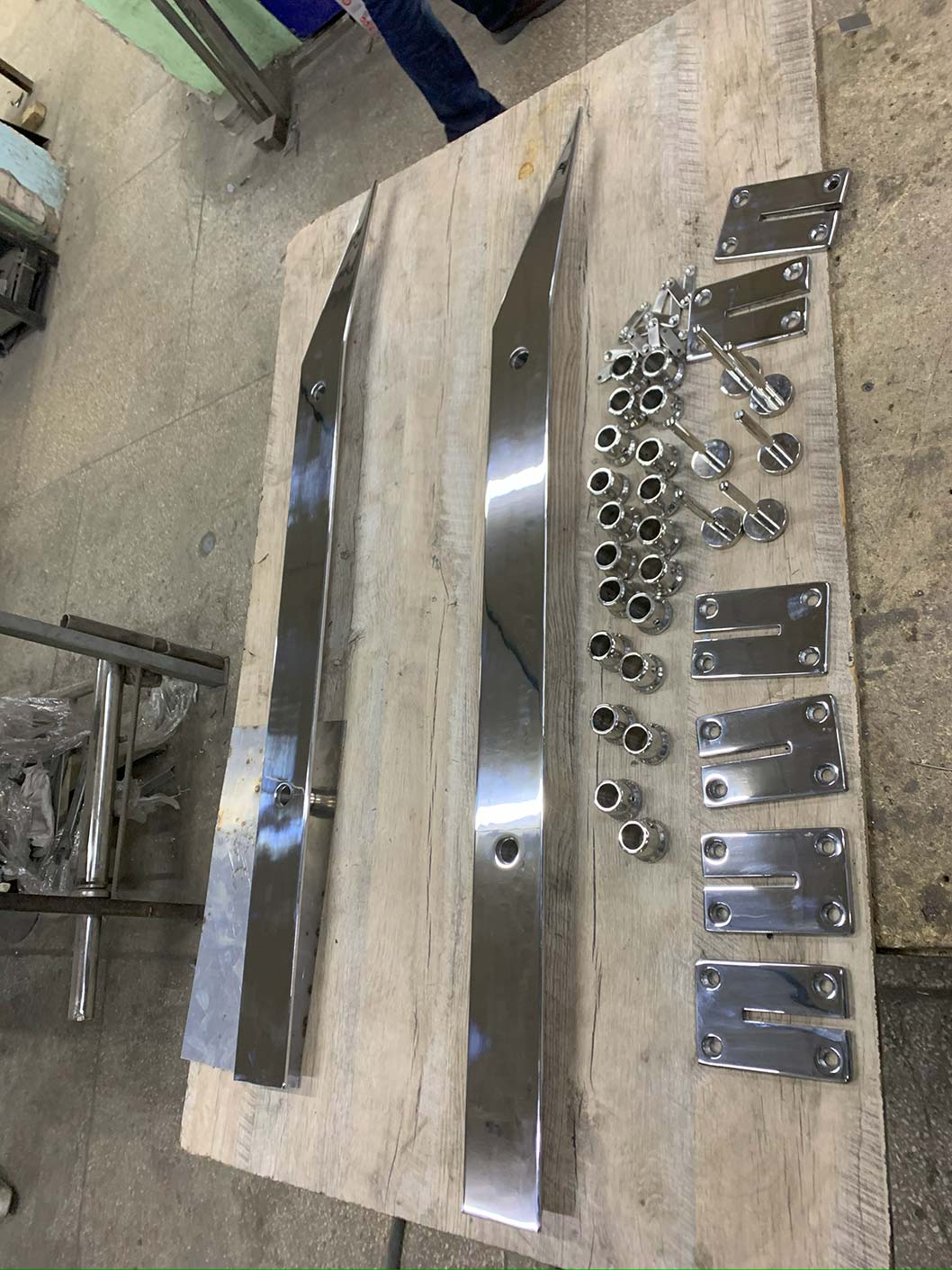 Монтаж ограждений в ТЦ Apollo в Днепре от Balyuk Steel Group