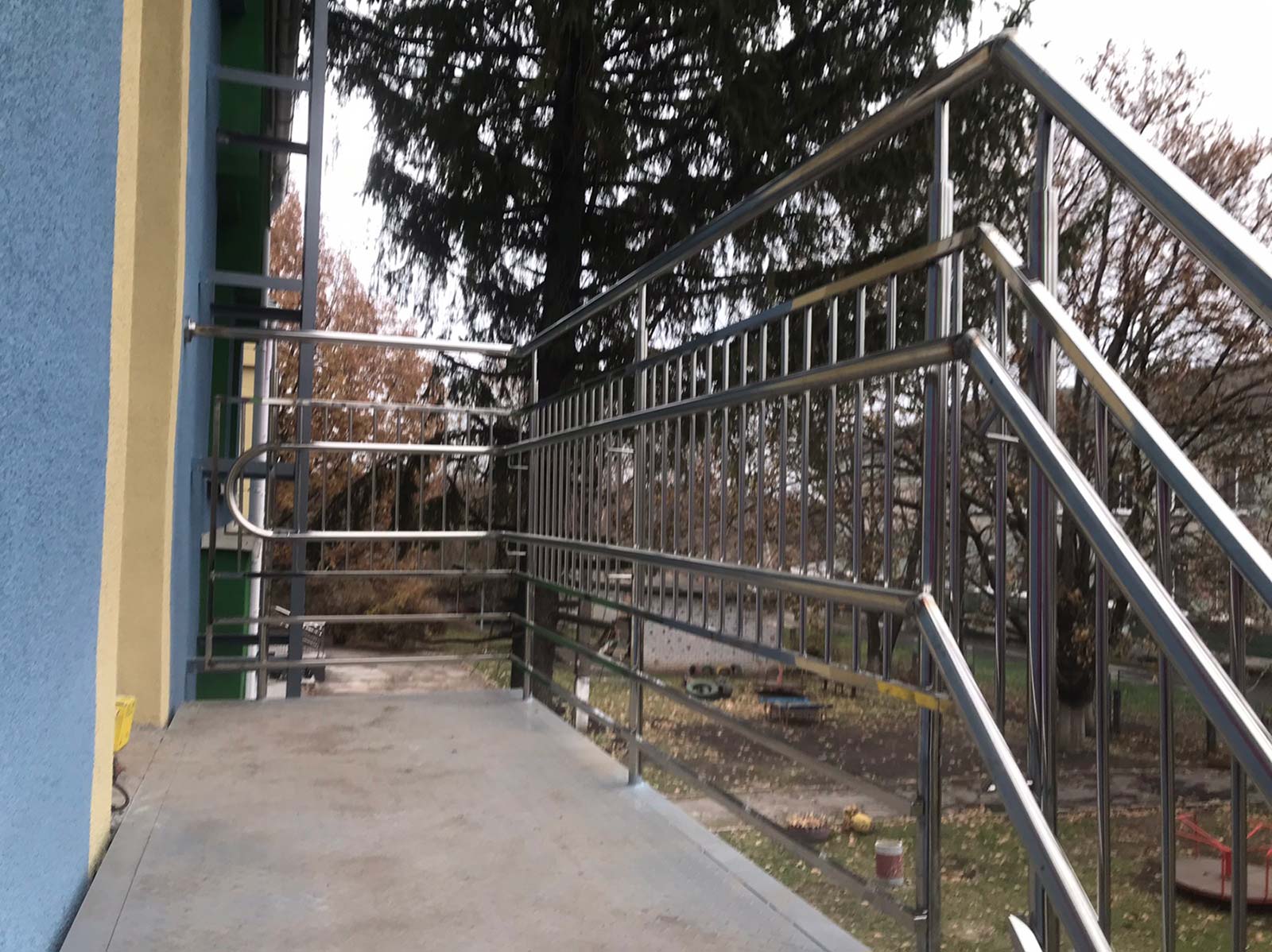 Перила и ограждения для Детского садика в Криничках от Balyuk Steel Group — изготовление и монтаж